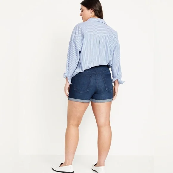 Old Navy High Rise Wow Jean Shorts Dark Wash - Picture 3 of 5